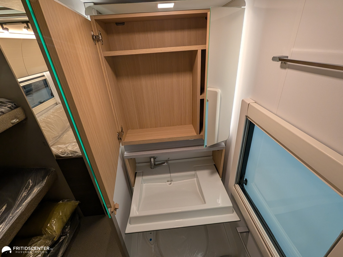 Adria Alpina 663 PT *Familjevagn med privata zoner / Välutrustad / ALDE, bild 12 av 33