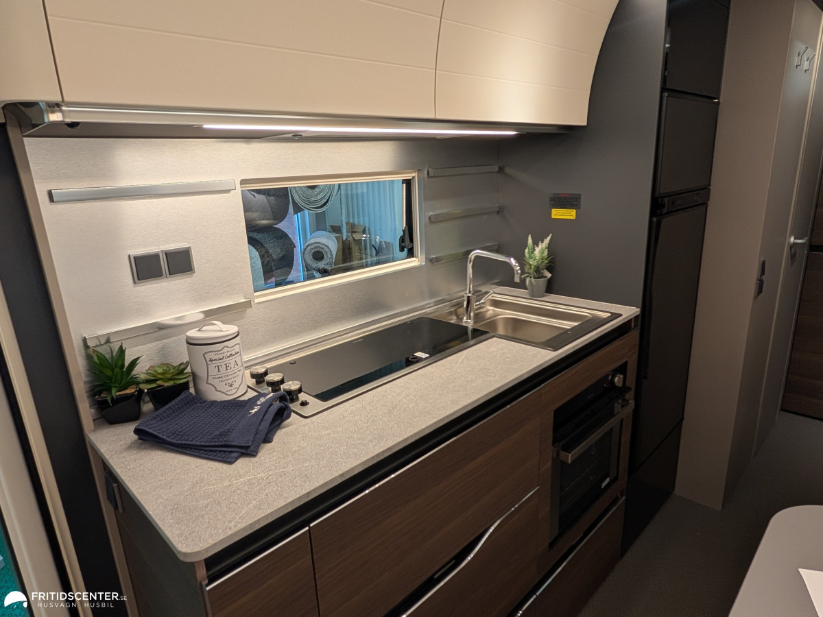 Adria Alpina 663 PT *Familjevagn med privata zoner / Välutrustad / ALDE, bild 19 av 33