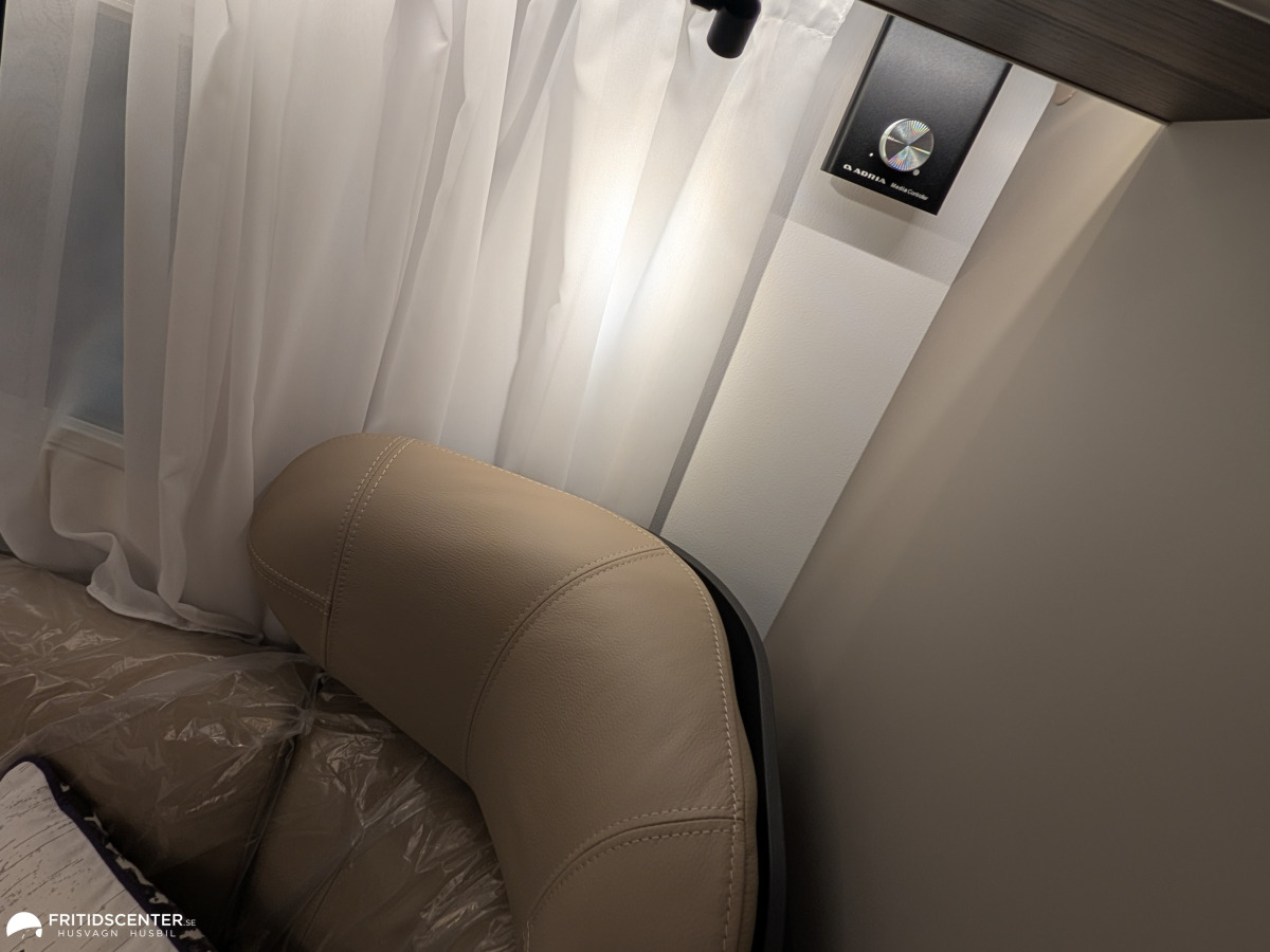 Adria Alpina 663 PT *Familjevagn med privata zoner / Välutrustad / ALDE, bild 23 av 33