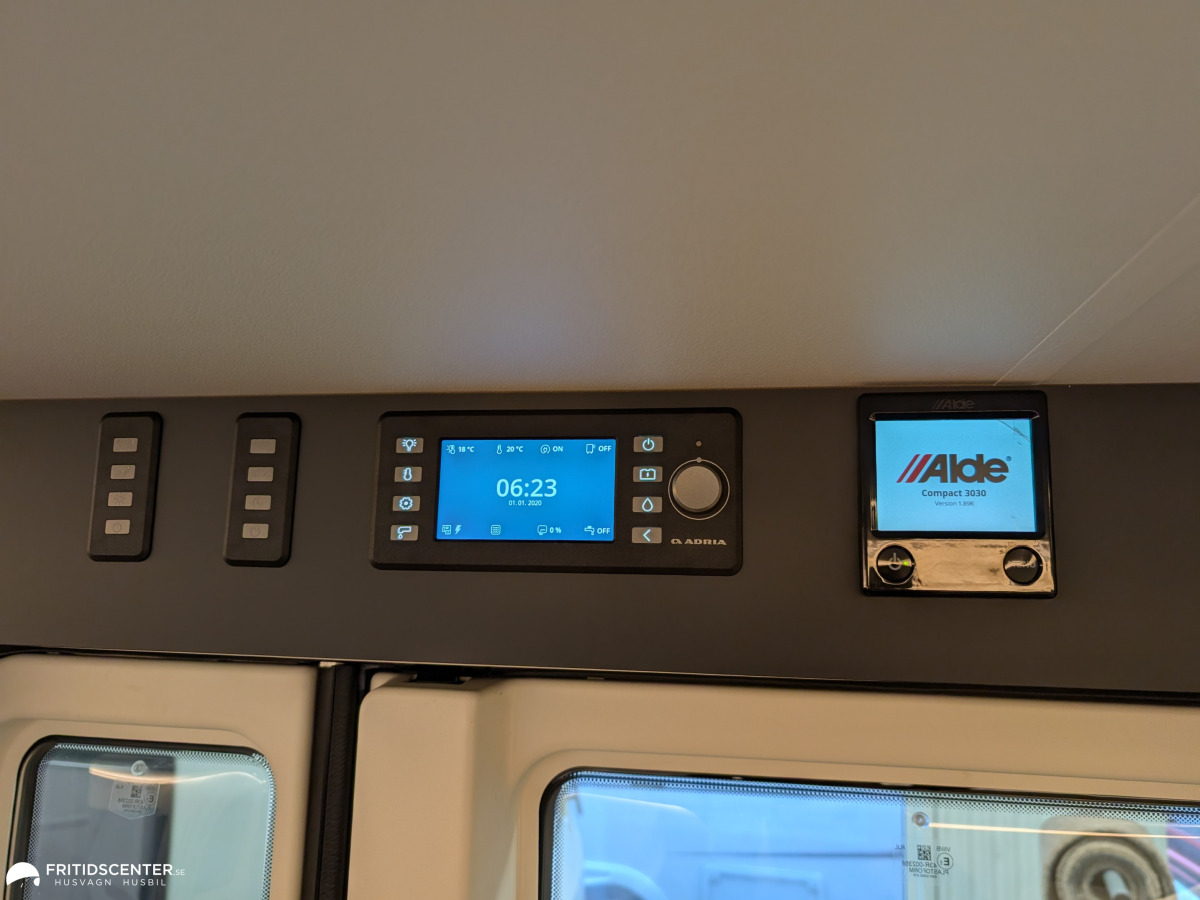Adria Alpina 663 PT *Familjevagn med privata zoner / Välutrustad / ALDE, bild 28 av 33