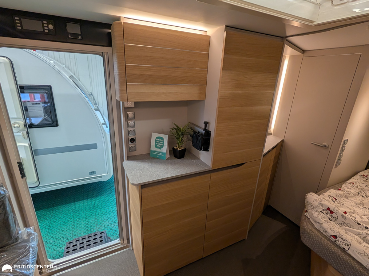 Adria ADORA 522 UP *ALDE / Panoramafönster, bild 9 av 28