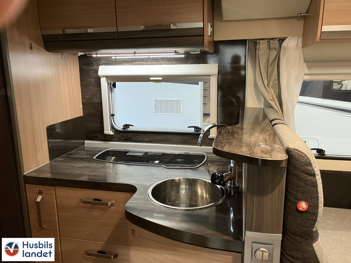 Knaus Sky Wave 700 Meg, bild 7 av 16
