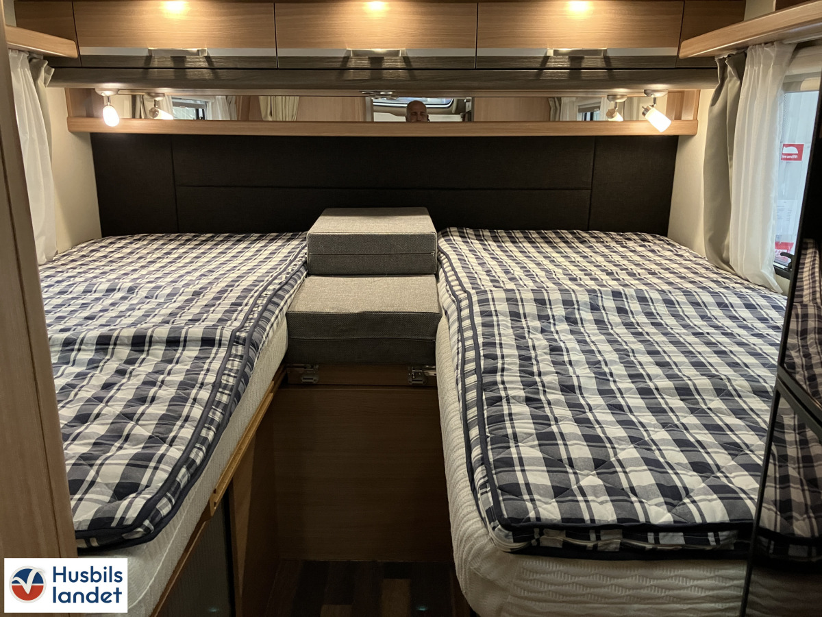 Knaus Sky Wave 700 Meg, bild 9 av 16