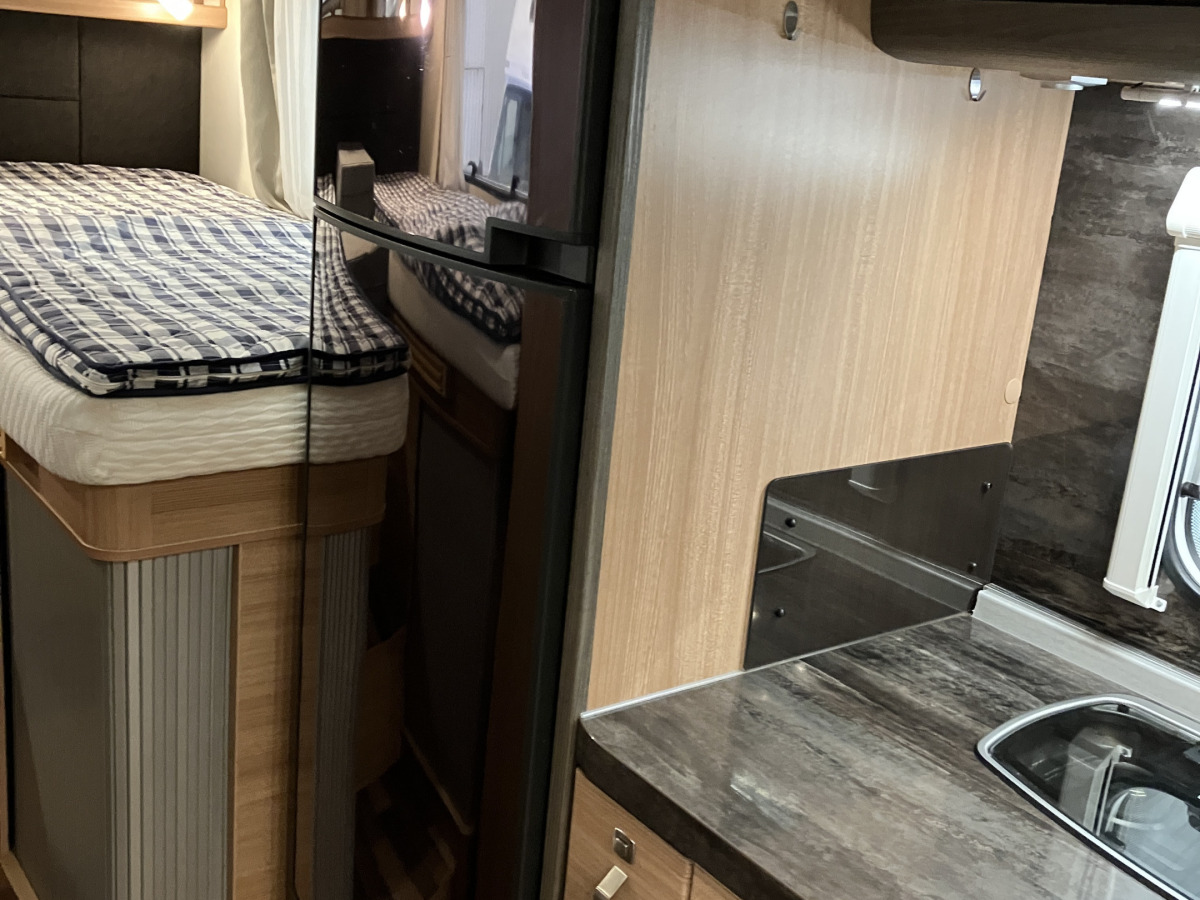 Knaus Sky Wave 700 Meg, bild 11 av 16