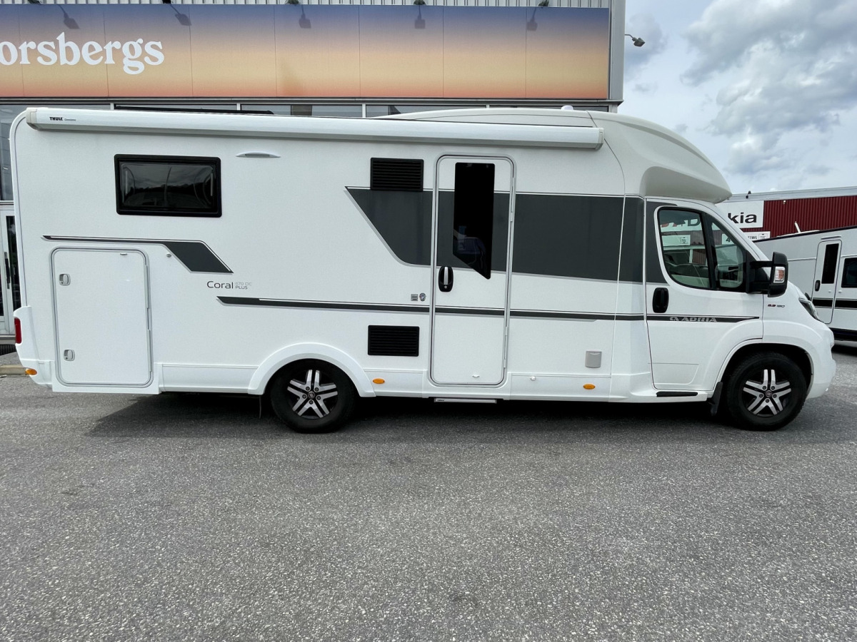 Adria CORAL PLUS 670 DC / QUEENBED / ALDE / DRAGKROK, bild 2 av 27