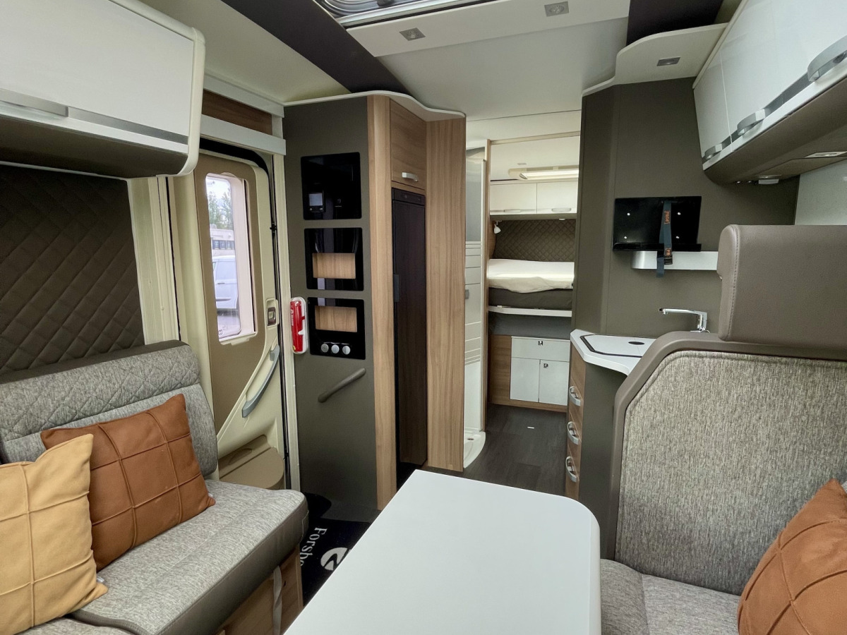 Adria CORAL PLUS 670 DC / QUEENBED / ALDE / DRAGKROK, bild 22 av 27