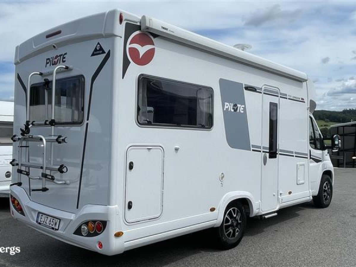Pilote P 696 U // Frihet väntar / U-grupp, bild 2 av 15