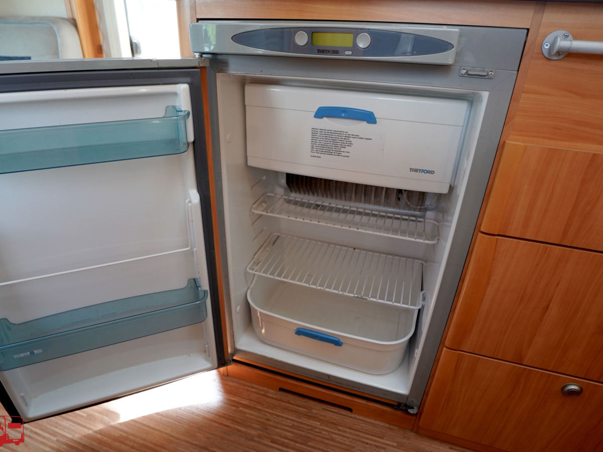 Adria Izola 697 SL Långbäddar Renoveringsobjekt, bild 32 av 42