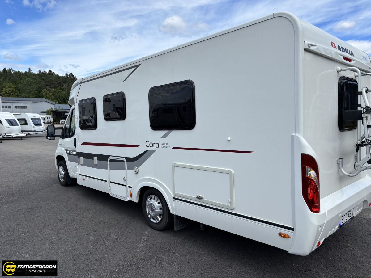 Adria CORAL 670 SLT, Badrum bak, B-kort, bild 2 av 10