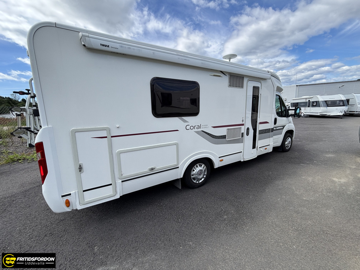 Adria CORAL 670 SLT, Badrum bak, B-kort, bild 4 av 10