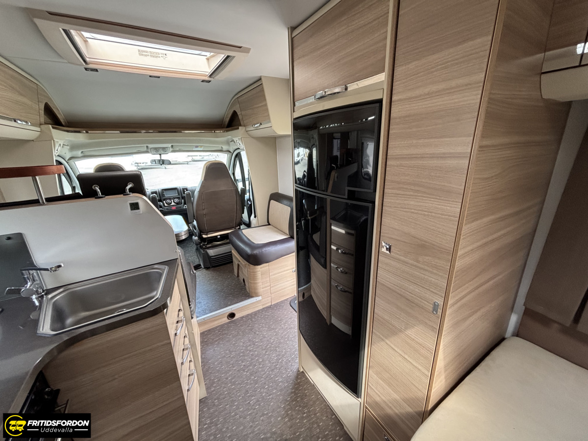 Adria CORAL 670 SLT, Badrum bak, B-kort, bild 7 av 10