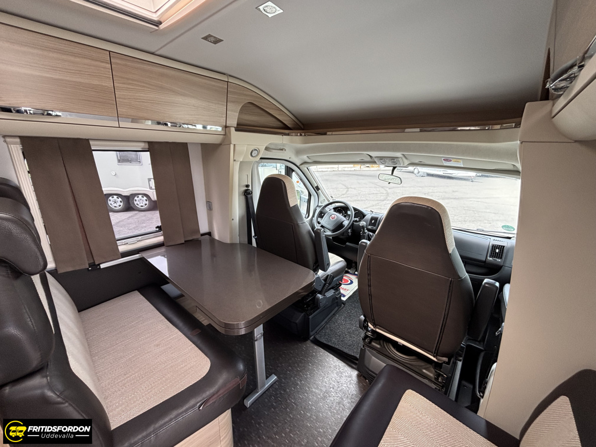 Adria CORAL 670 SLT, Badrum bak, B-kort, bild 9 av 10