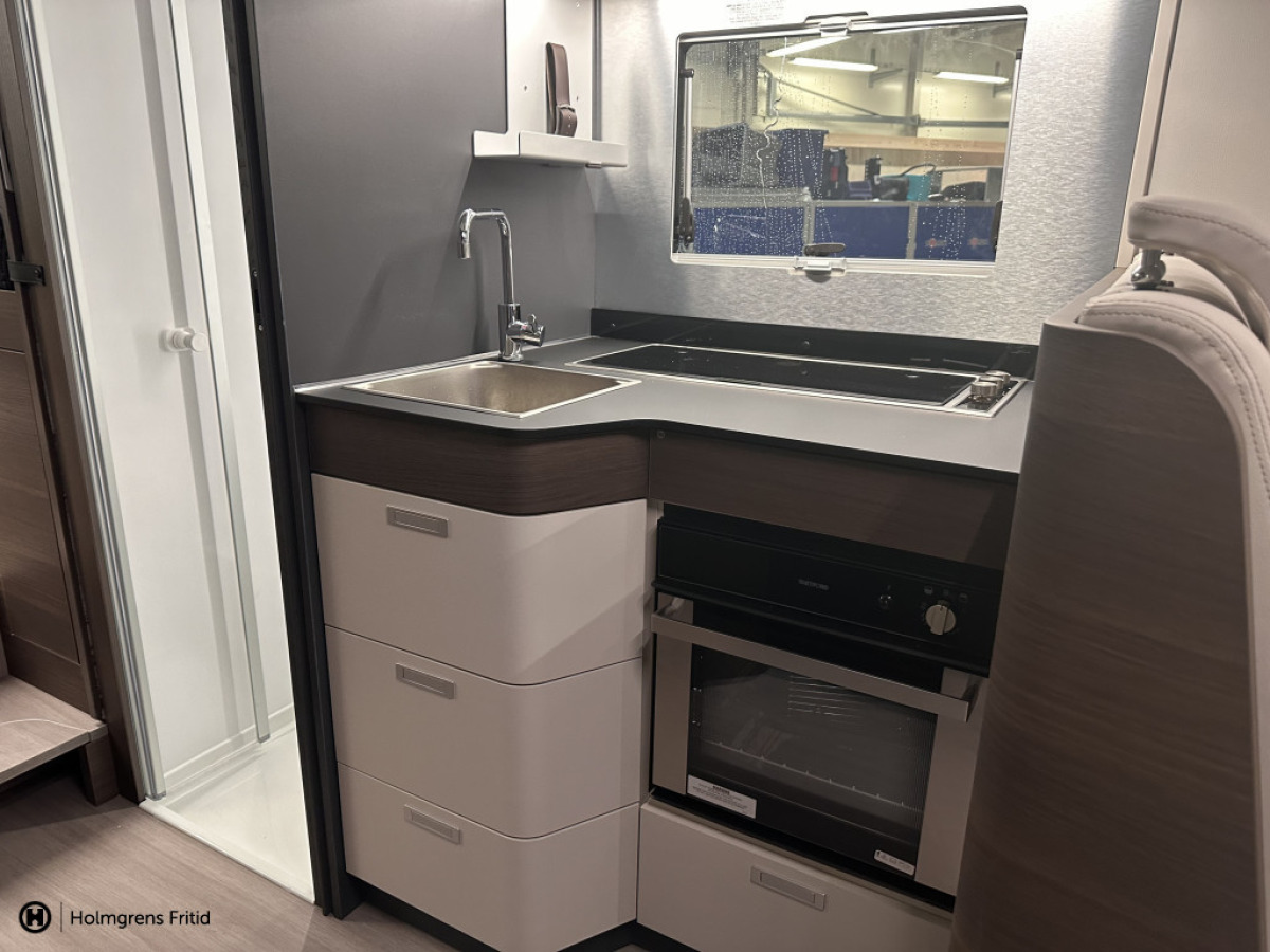 Adria MATRIX SUPREME 670SL, bild 7 av 15