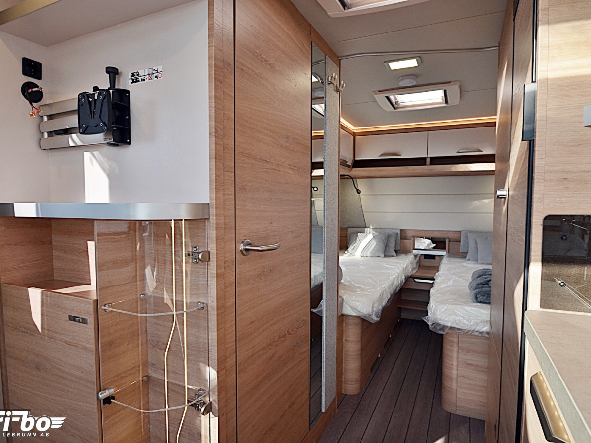 Knaus 540 UE Südwind 60 Years, Långbäddar, bild 12 av 23