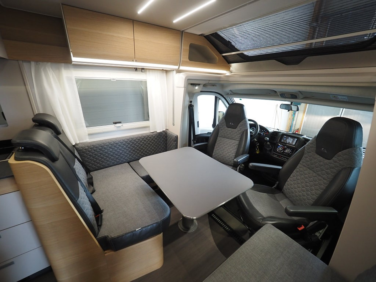 Adria Matrix Axess 670 SL 3500kg I Markis I Cykelställ, bild 8 av 23