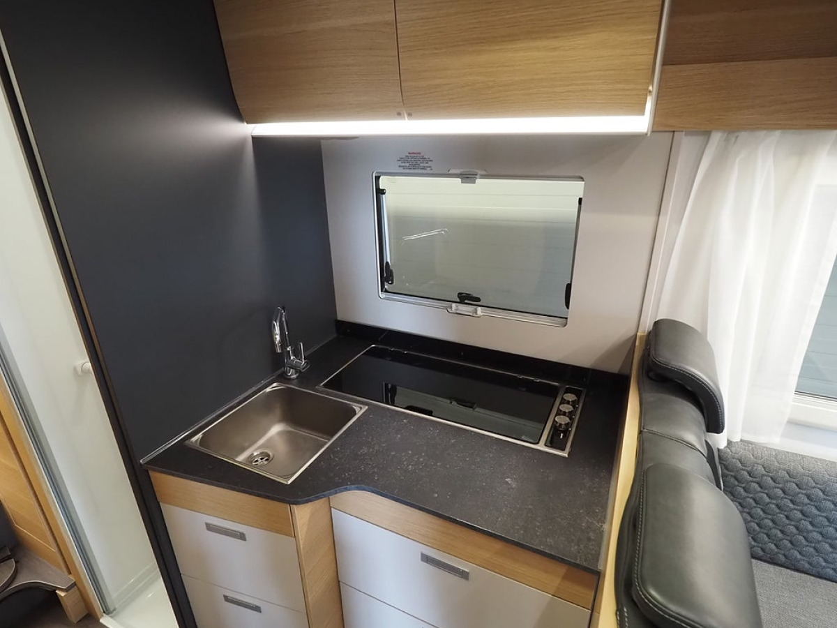 Adria Matrix Axess 670 SL 3500kg I Markis I Cykelställ, bild 12 av 23