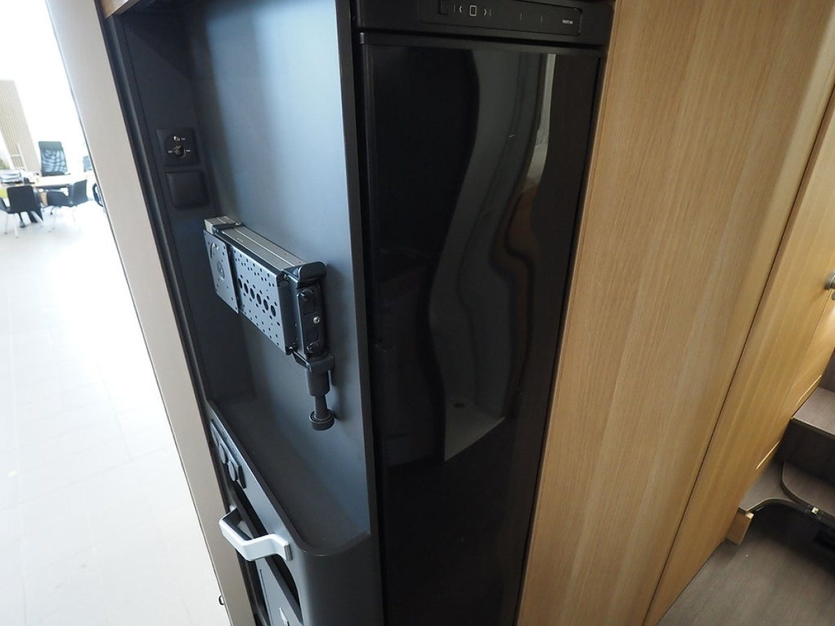 Adria Matrix Axess 670 SL 3500kg I Markis I Cykelställ, bild 14 av 23