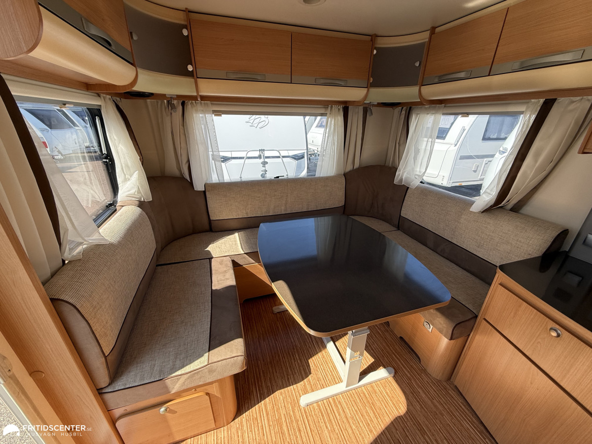 Adria Adora 563 PU *Alde Värme / Queensbed*, bild 2 av 25