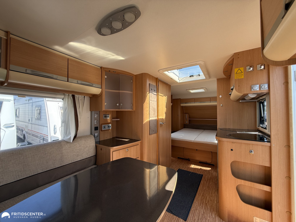 Adria Adora 563 PU *Alde Värme / Queensbed*, bild 9 av 25