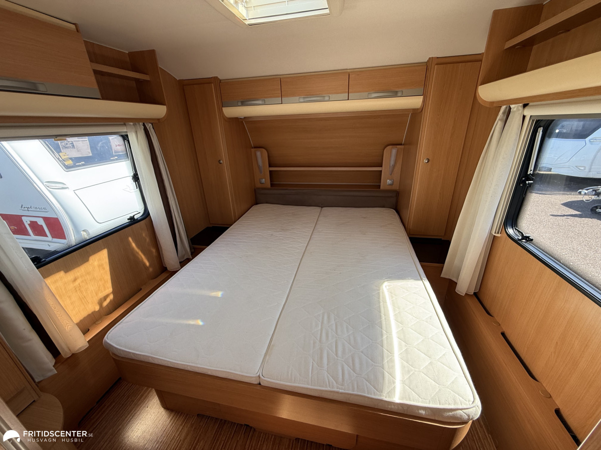 Adria Adora 563 PU *Alde Värme / Queensbed*, bild 11 av 25