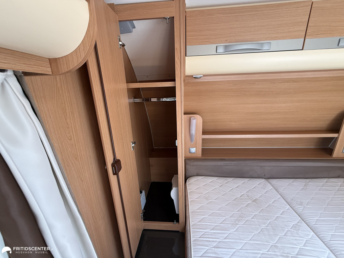 Adria Adora 563 PU *Alde Värme / Queensbed*, bild 13 av 25