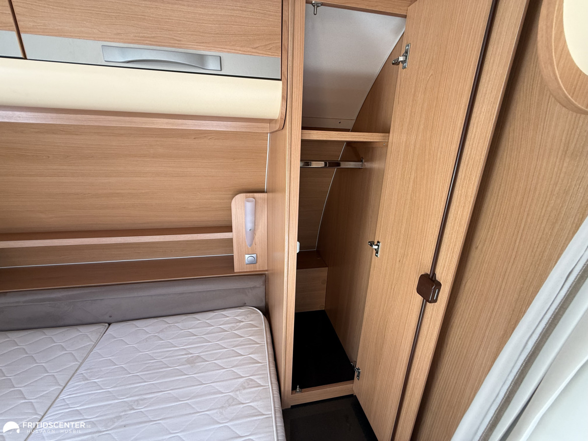Adria Adora 563 PU *Alde Värme / Queensbed*, bild 14 av 25