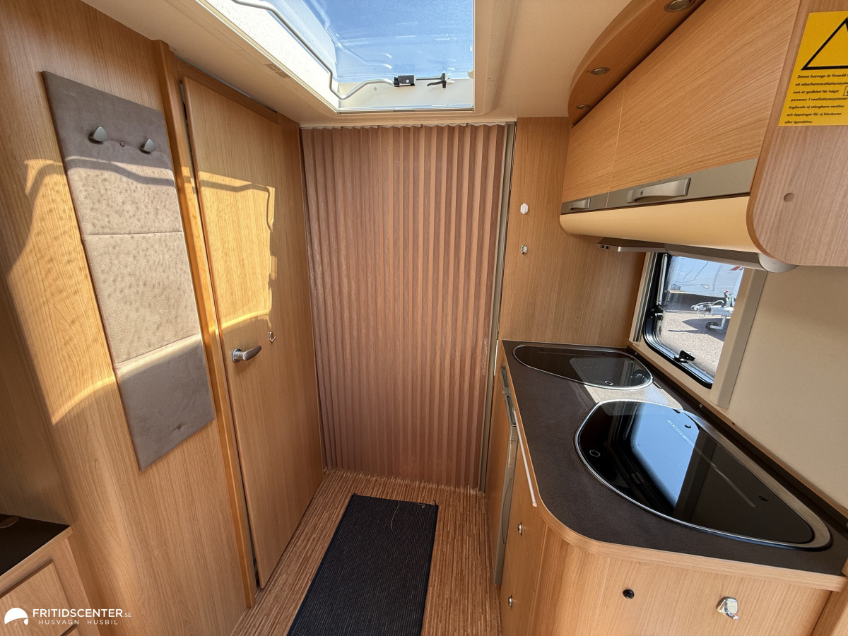 Adria Adora 563 PU *Alde Värme / Queensbed*, bild 15 av 25