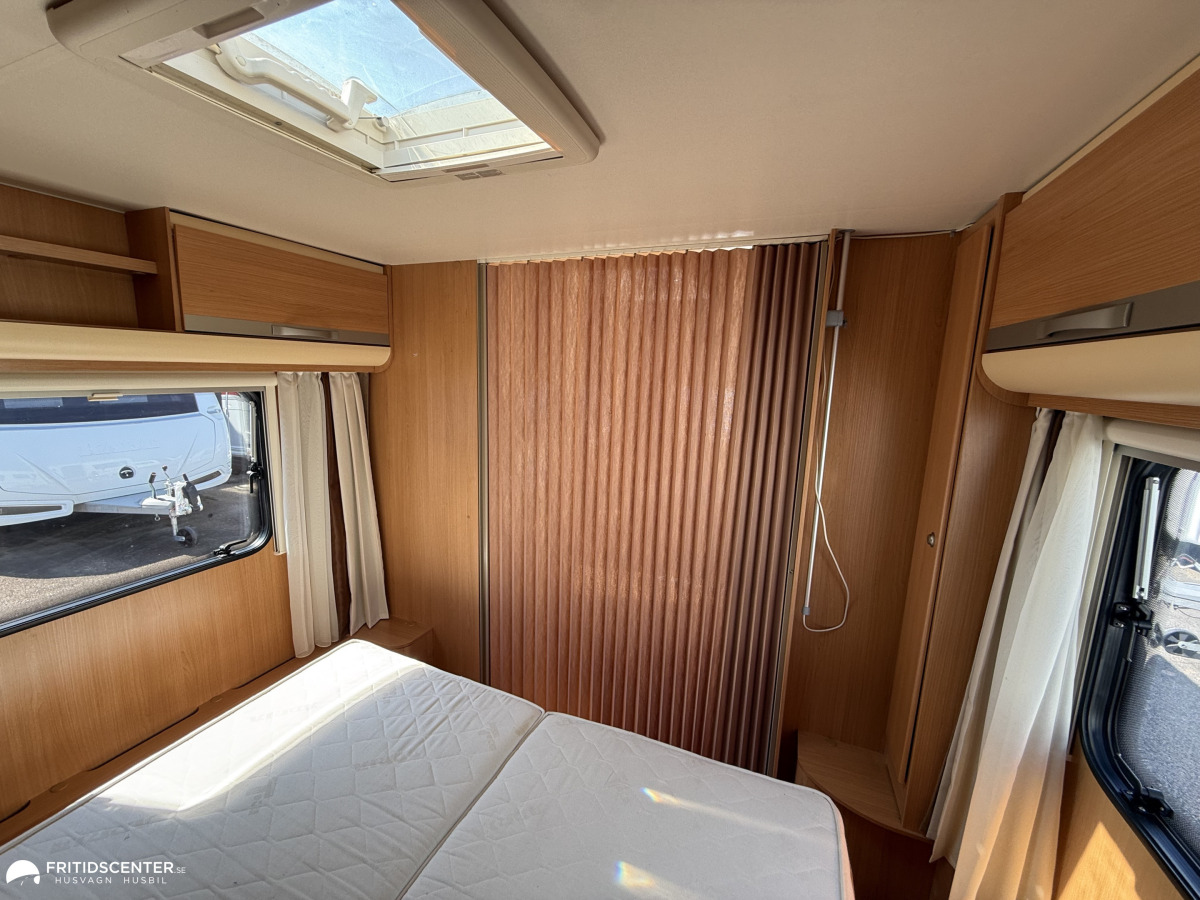 Adria Adora 563 PU *Alde Värme / Queensbed*, bild 16 av 25