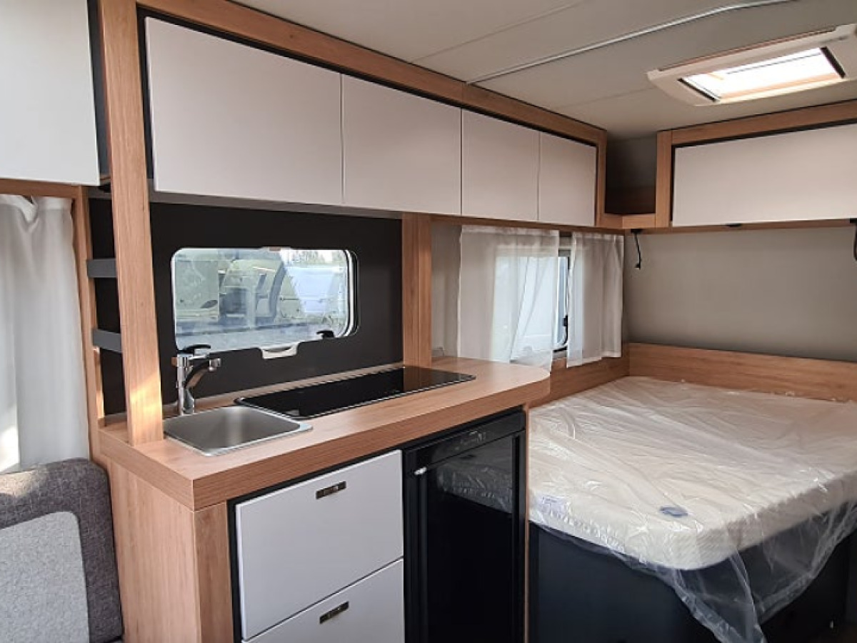 Knaus 450 FU Sport 2025, bild 4 av 7