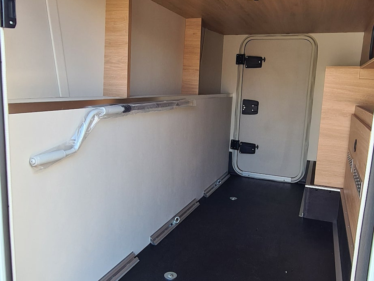 Knaus 700 DX Live Wave Dieselvärme Backkamera, bild 4 av 16