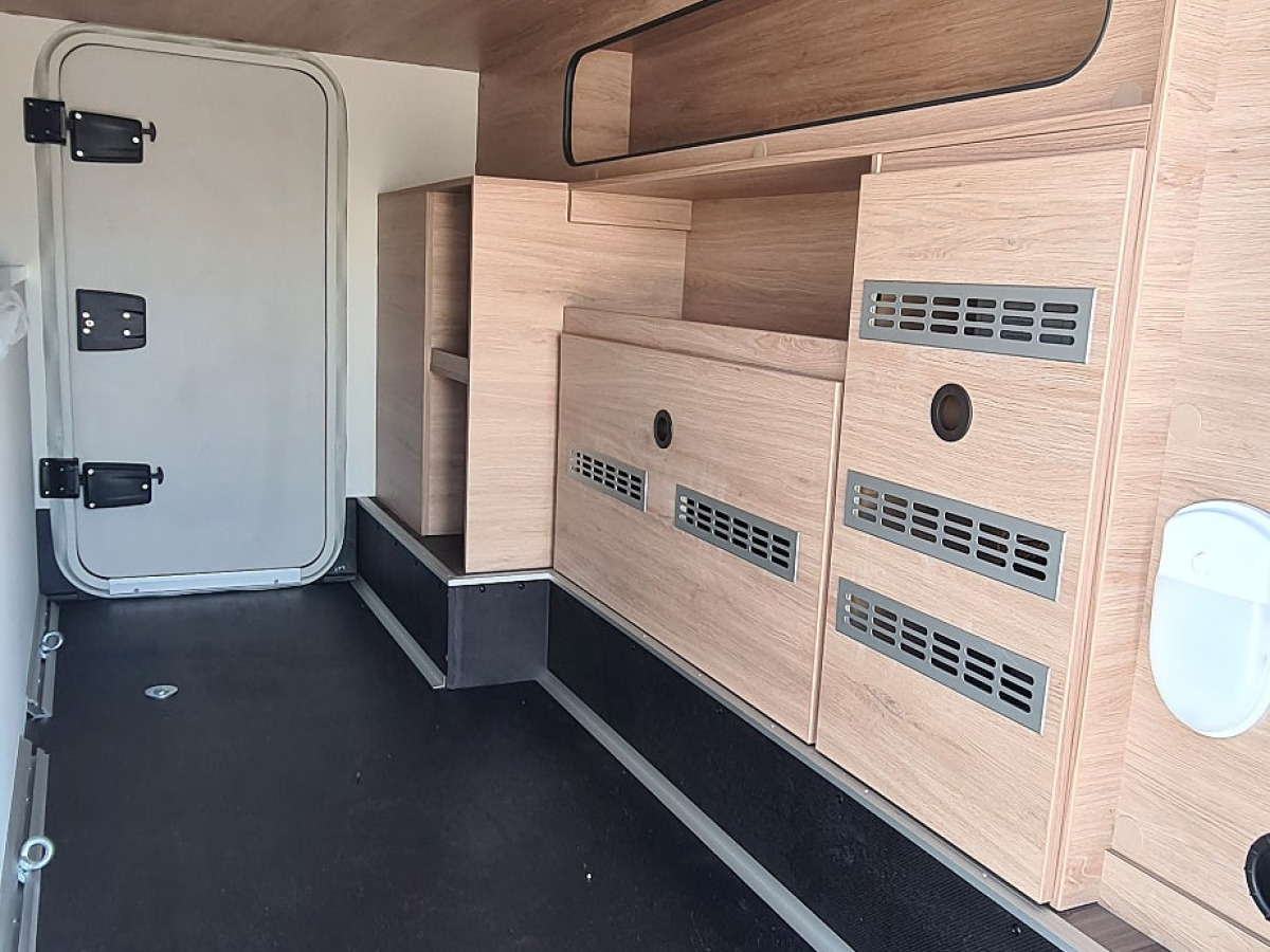 Knaus 700 DX Live Wave Dieselvärme Backkamera, bild 5 av 16