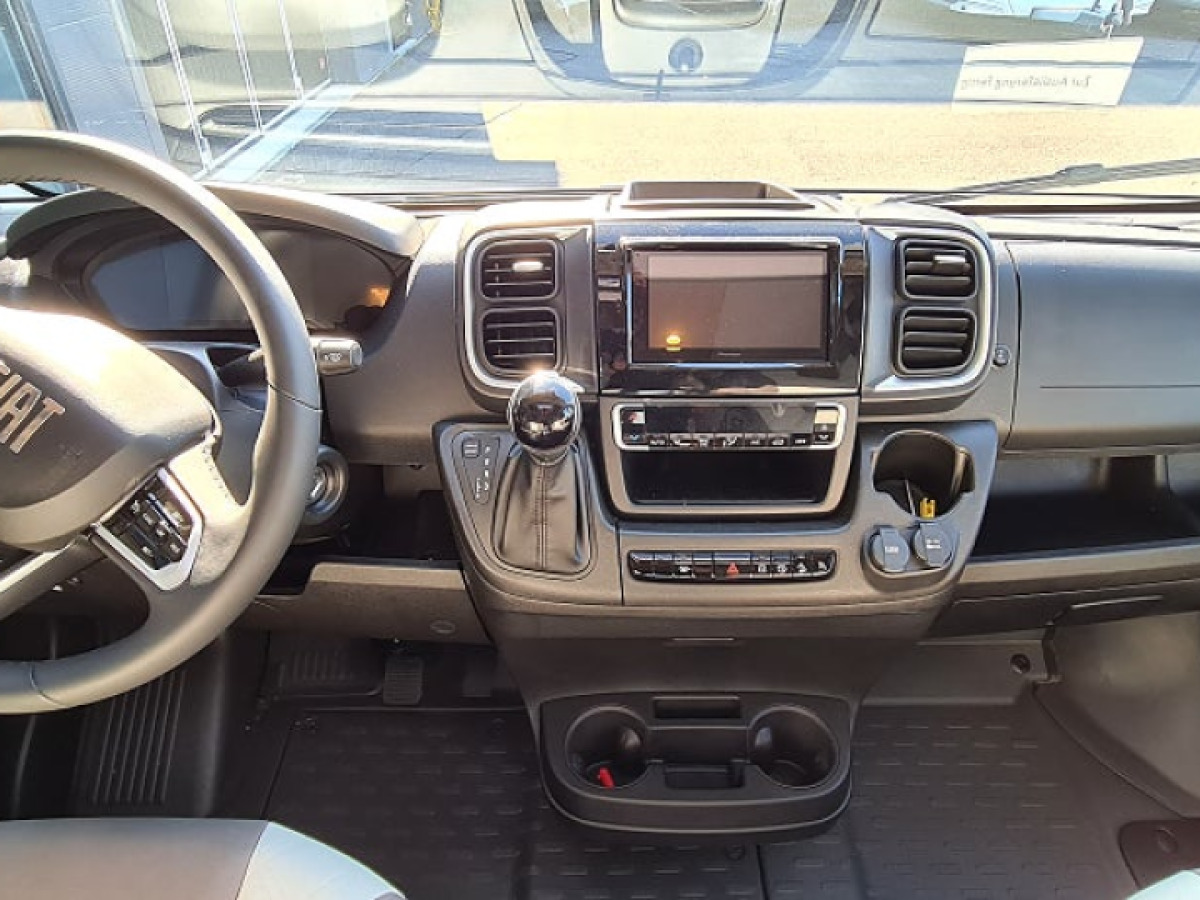 Knaus 700 DX Live Wave Dieselvärme Backkamera, bild 6 av 16
