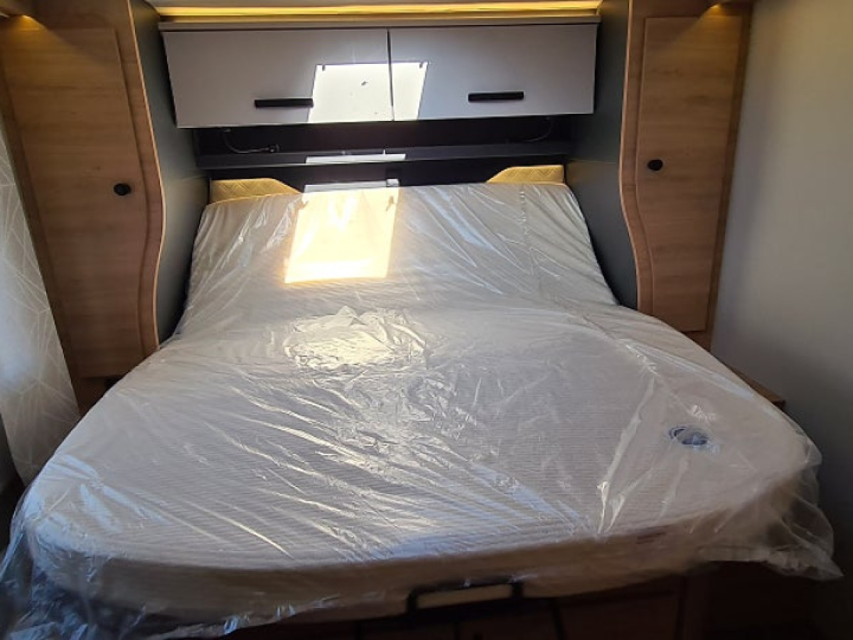 Knaus 700 DX Live Wave Dieselvärme Backkamera, bild 13 av 16