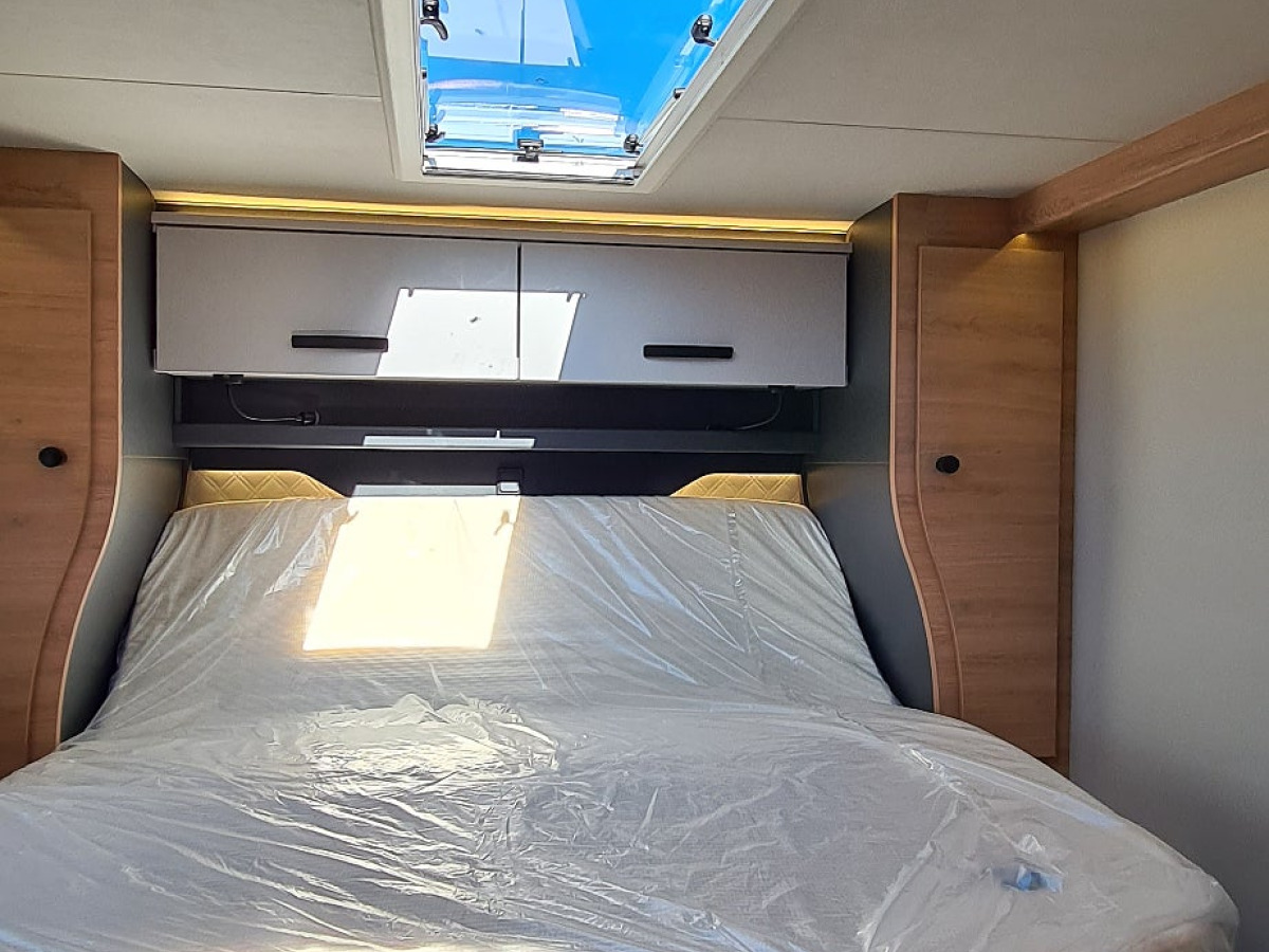 Knaus 700 DX Live Wave Dieselvärme Backkamera, bild 14 av 16