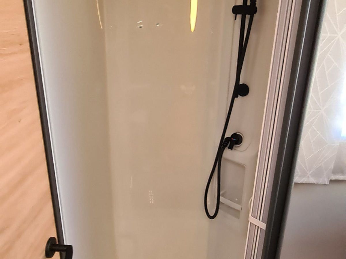 Knaus 700 DX Live Wave Dieselvärme Backkamera, bild 16 av 16