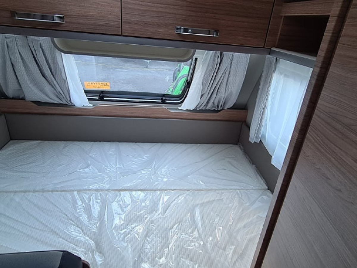 Weinsberg 480 QDK CaraOne [HOT] Våningssäng Golvvärme, bild 5 av 7