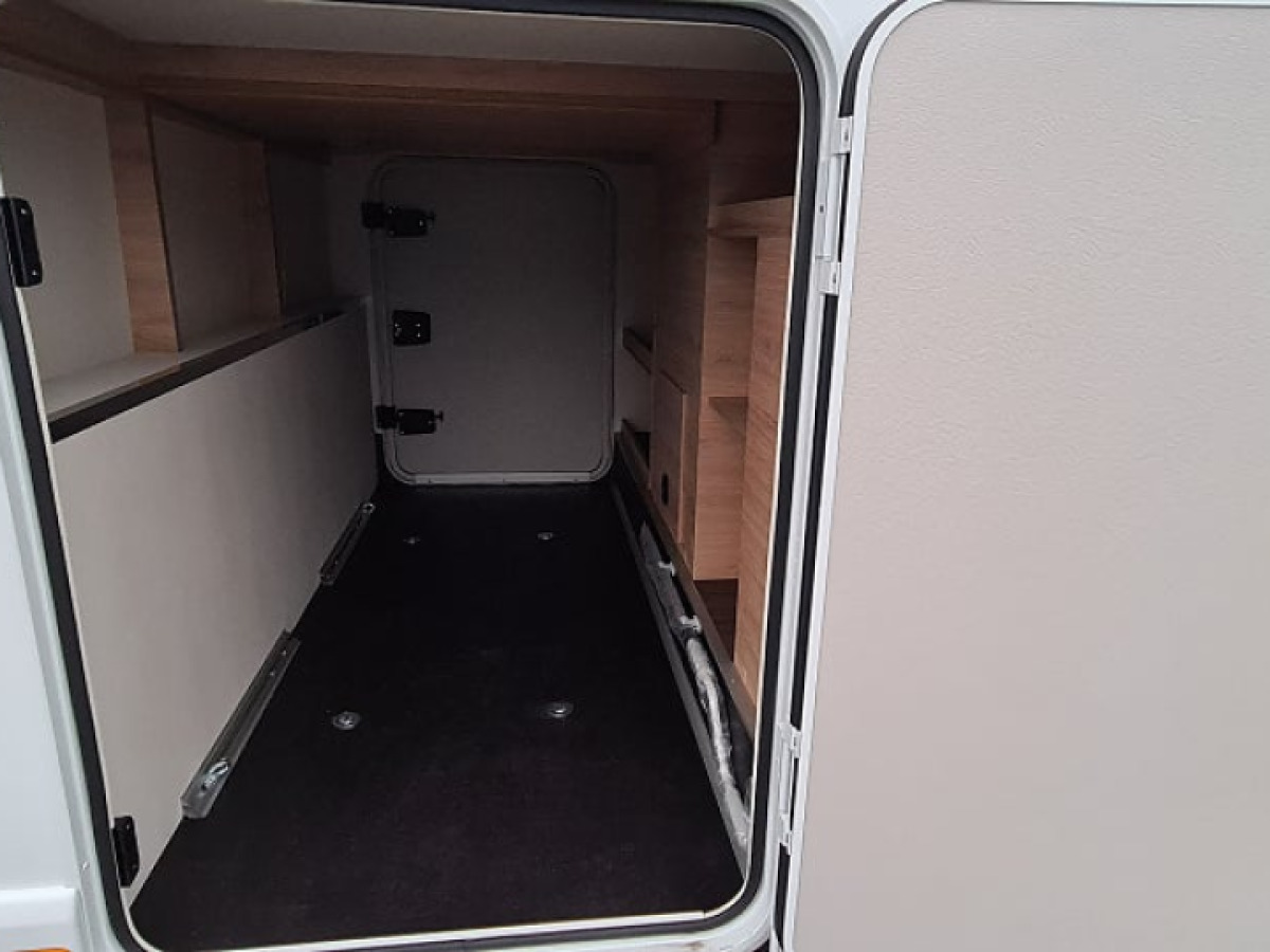 Knaus 700 MEG Live Wave Dieselvärme Multimedia pkt, bild 3 av 11