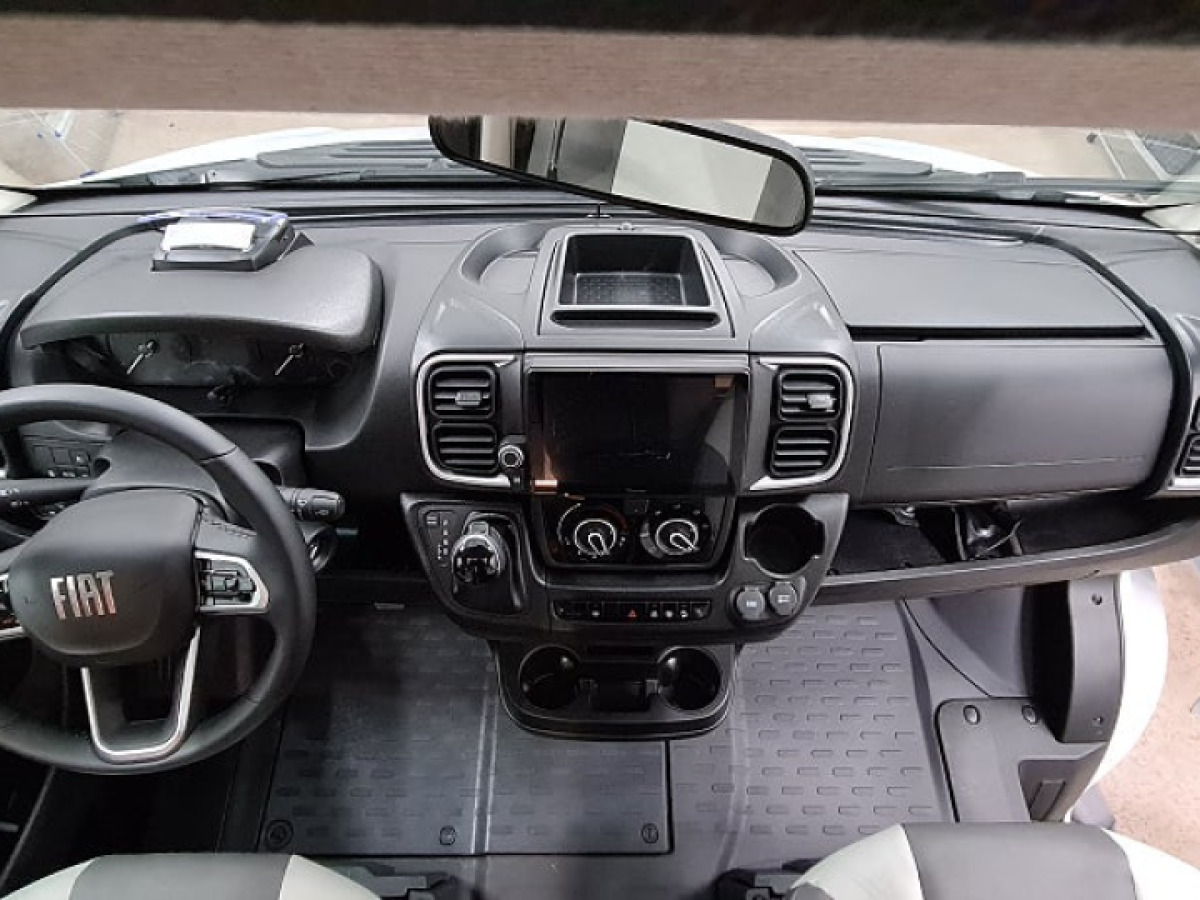 Knaus 700 MEG Live Wave Dieselvärme Multimedia pkt, bild 4 av 11
