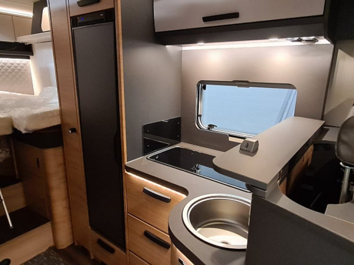 Knaus 700 MEG Live Wave Dieselvärme Multimedia pkt, bild 7 av 11