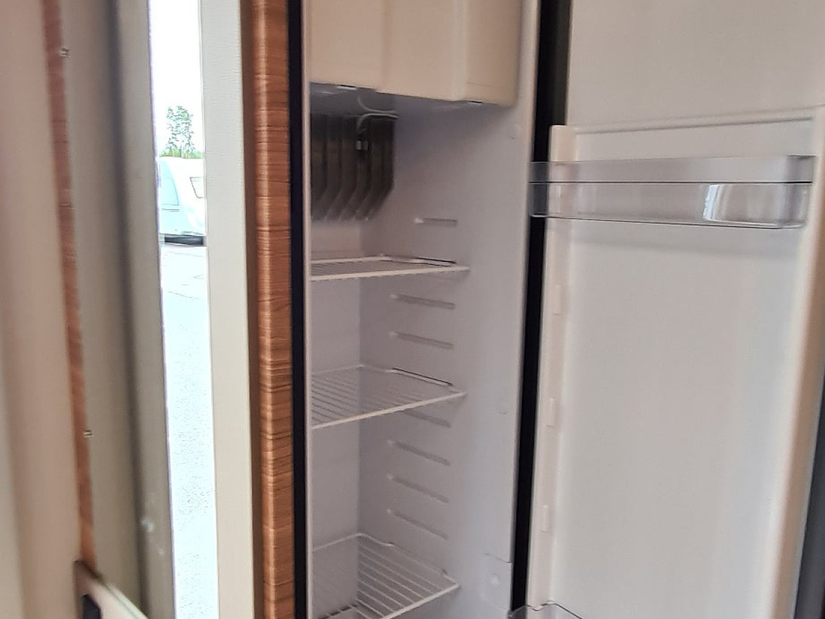 Weinsberg 650 MF CaraCore Alde Multimedia pkt, bild 11 av 16