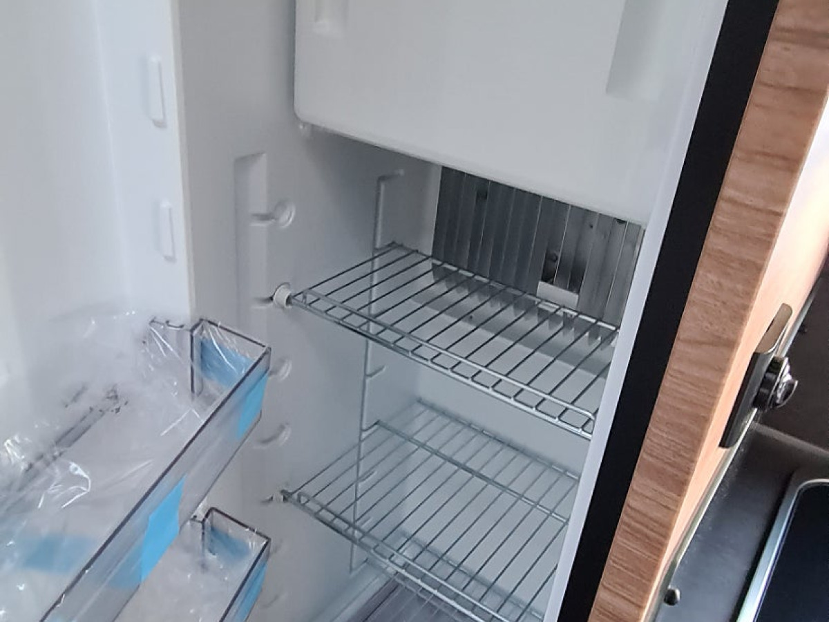 Weinsberg 480 QDK CaraOne Våningssäng Golvvärme, bild 7 av 8