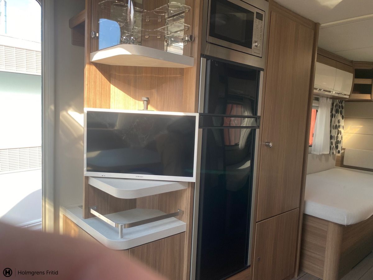 Knaus Sudwind 540 ue långbäddar, bild 3 av 19