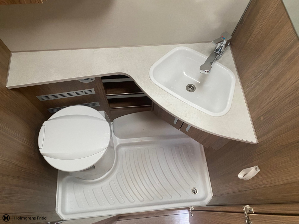 Knaus Sudwind 540 ue långbäddar, bild 6 av 19