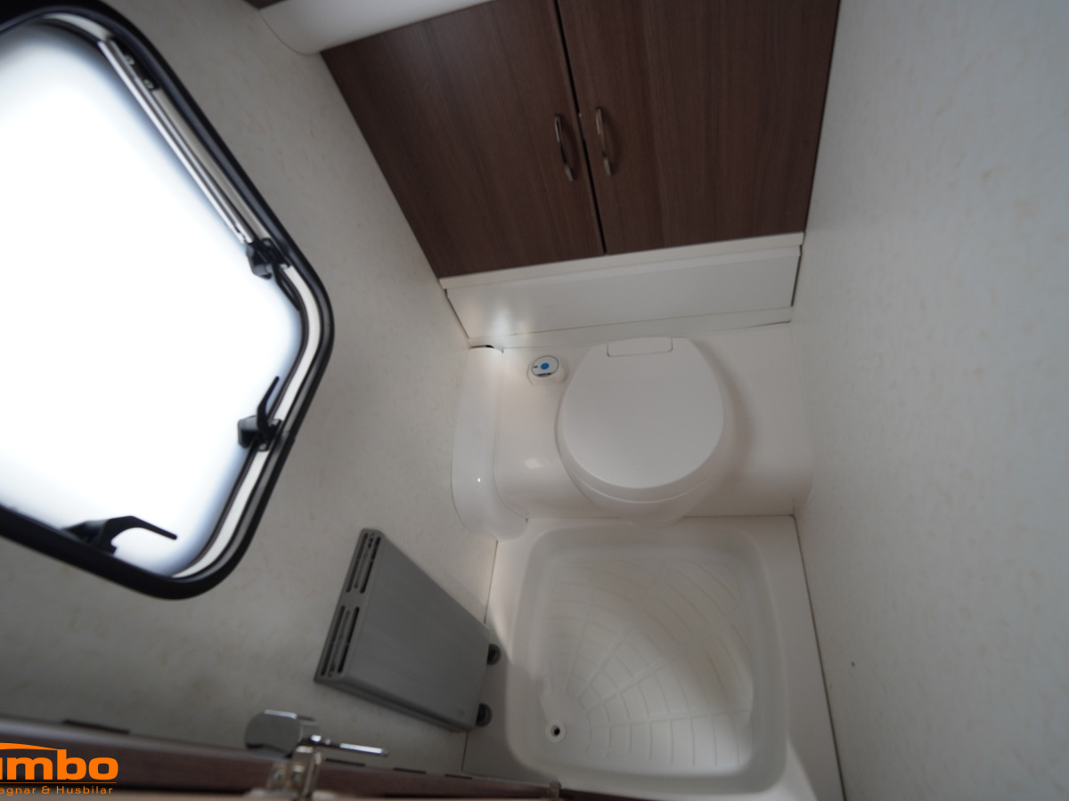 Hobby 720 UKFE PRESTIGE Alde Förtält AC,, bild 17 av 20
