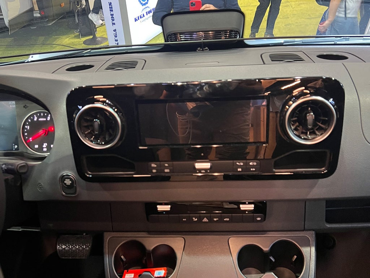 Pössl Roadstar XT 4X4 Mercedes 190hk Automat, bild 6 av 26