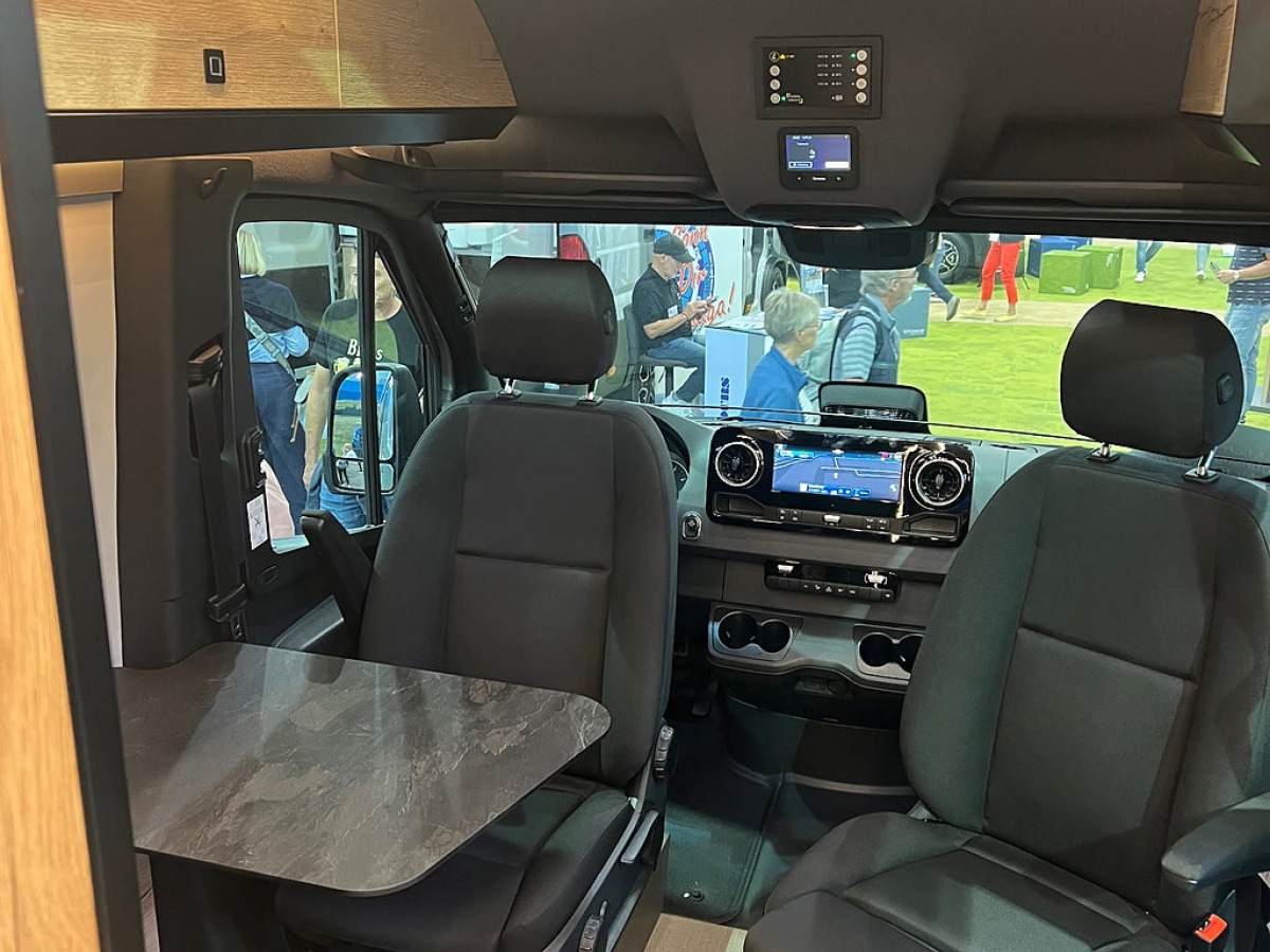 Pössl Roadstar XT 4X4 Mercedes 190hk Automat, bild 12 av 26