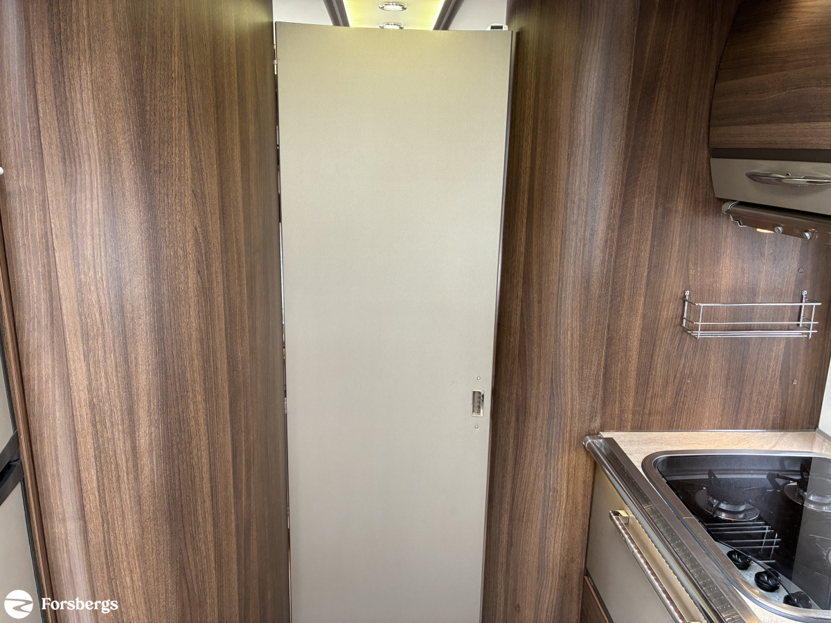Bürstner I 800 Elegance / Automat, Kamkedja, AC, Drag, bild 11 av 35