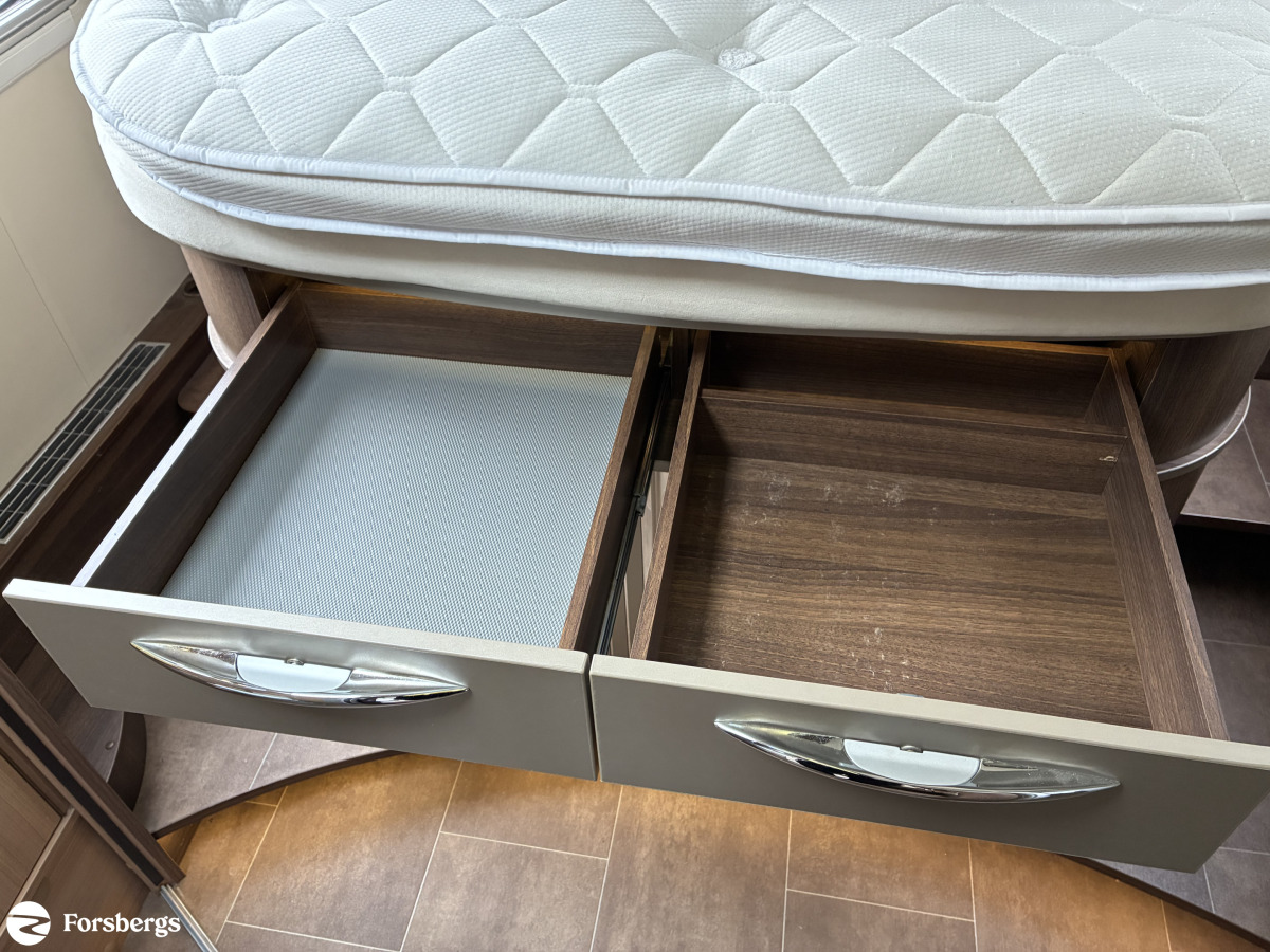 Bürstner I 800 Elegance / Automat, Kamkedja, AC, Drag, bild 14 av 35