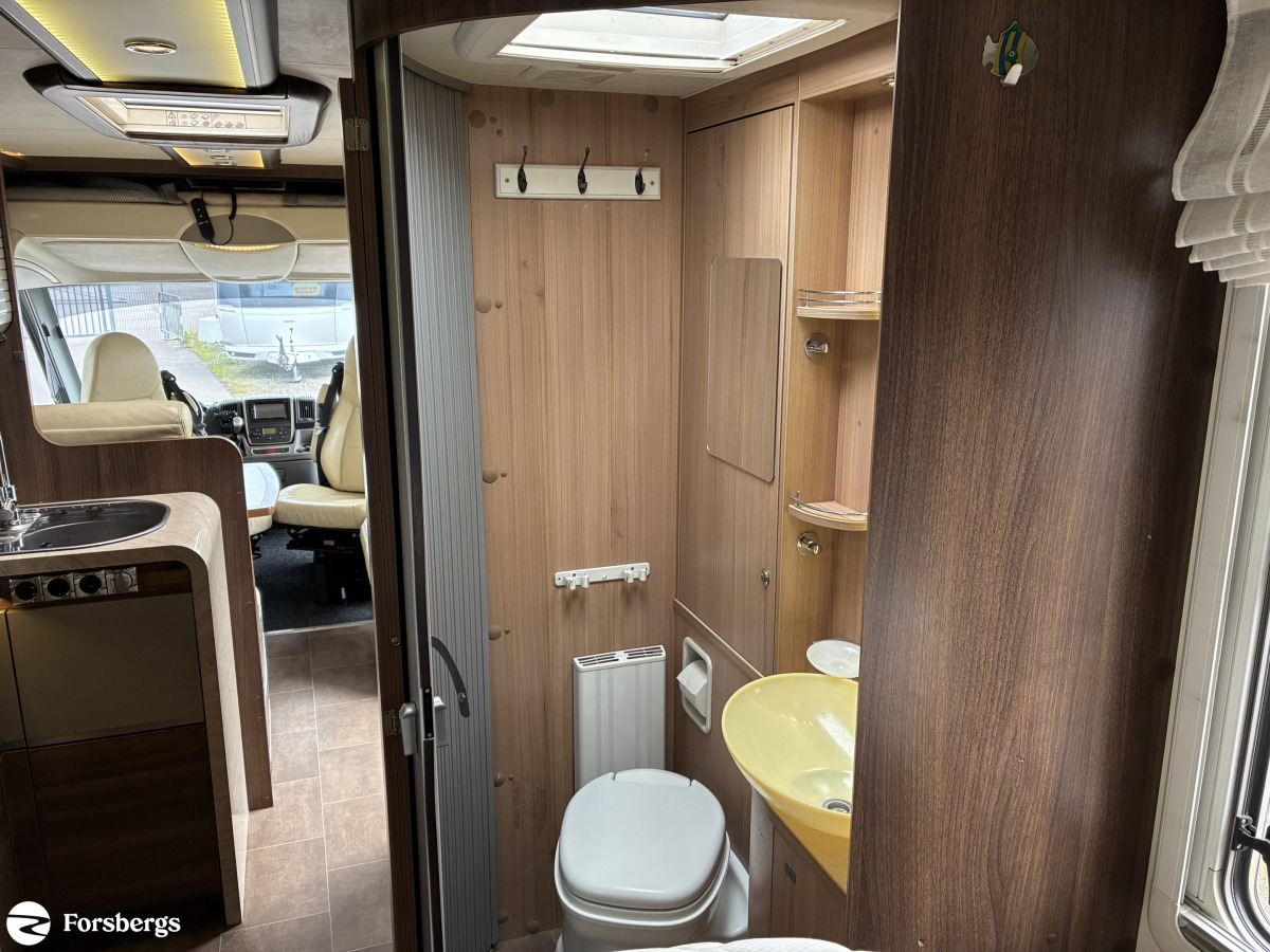 Bürstner I 800 Elegance / Automat, Kamkedja, AC, Drag, bild 17 av 35