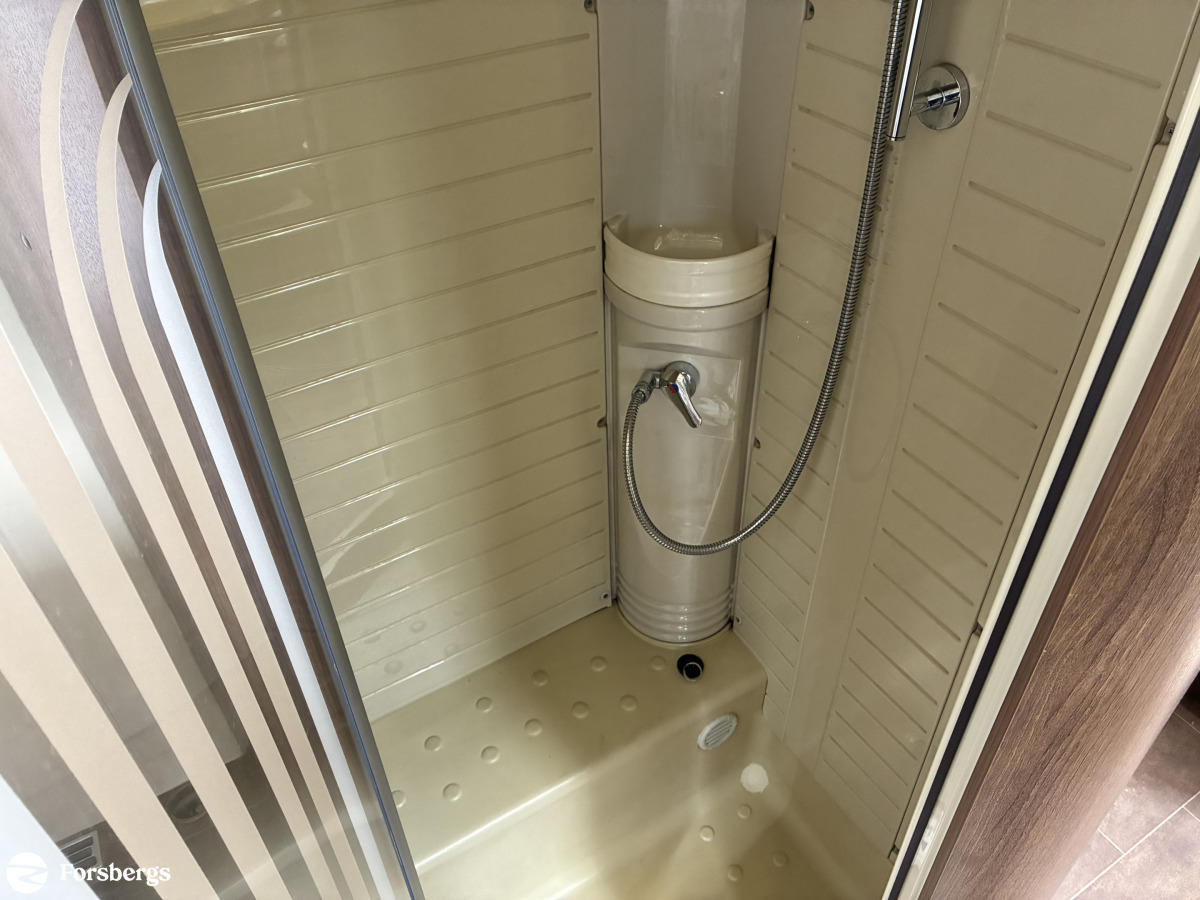 Bürstner I 800 Elegance / Automat, Kamkedja, AC, Drag, bild 19 av 35
